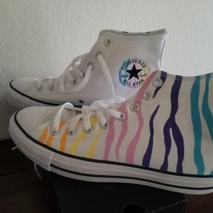 Converse Chuck Taylor All Star women's high top sneaker.  Sz 9.5 Multicolored